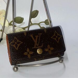 Authentic Louis Vuitton Monogram 4 Key Wallet